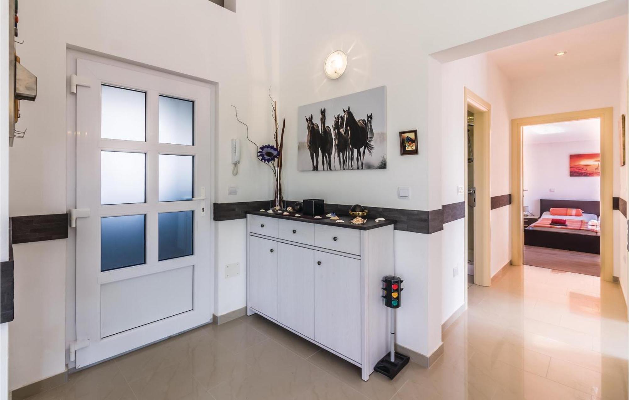 Stunning Apartment In Fazana With House Sea View Eksteriør billede