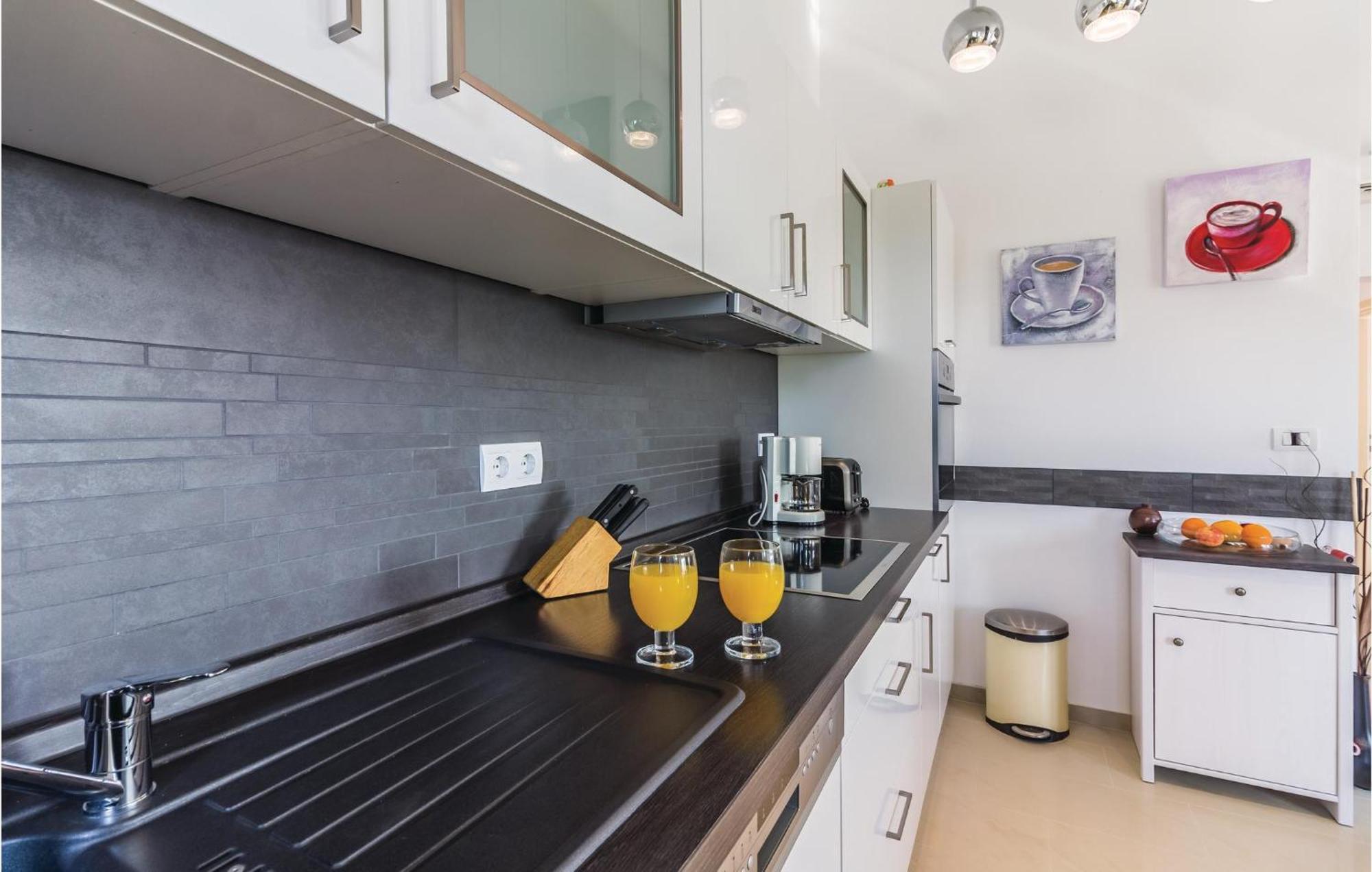 Stunning Apartment In Fazana With House Sea View Eksteriør billede