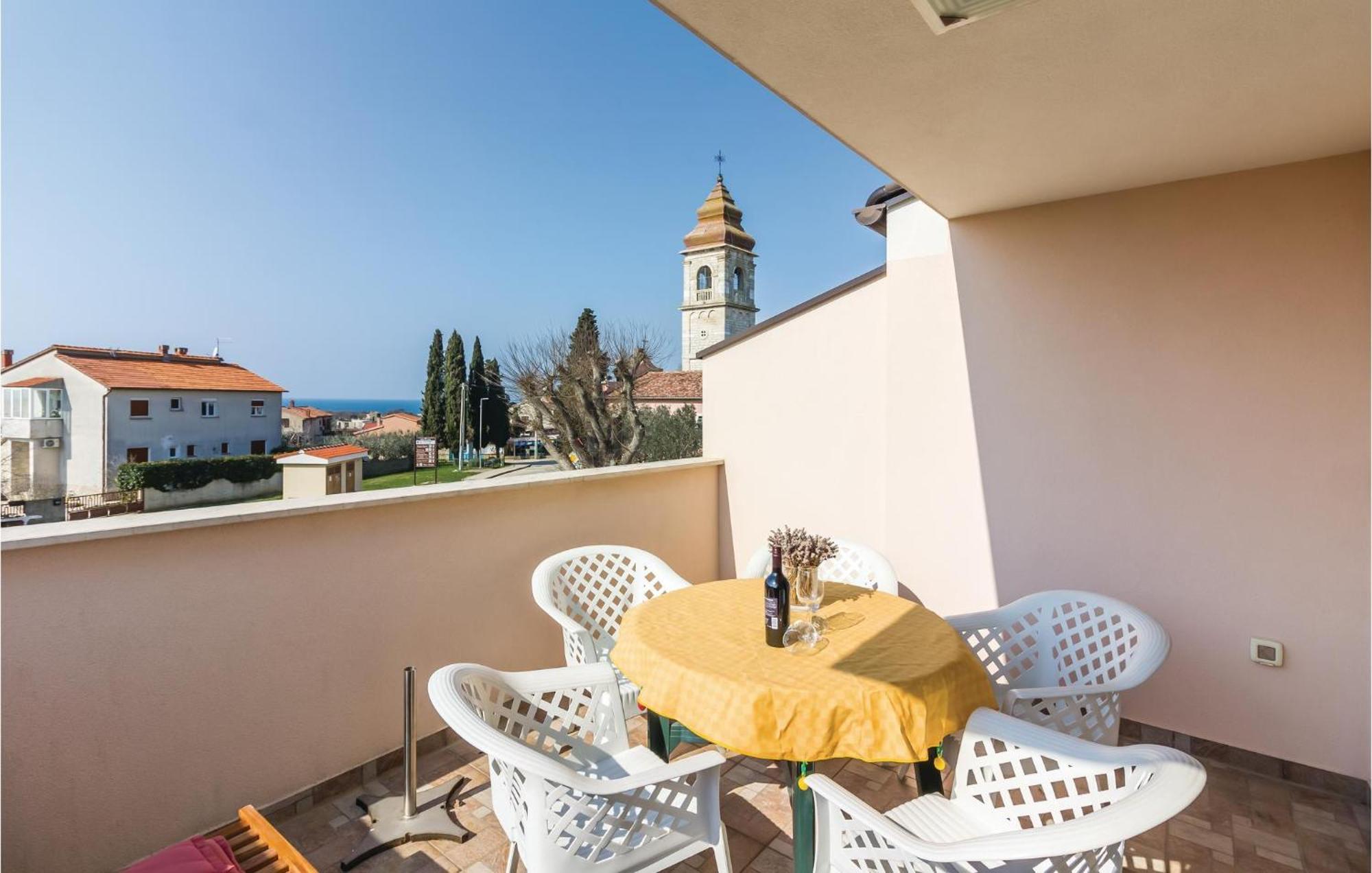 Stunning Apartment In Fazana With House Sea View Eksteriør billede